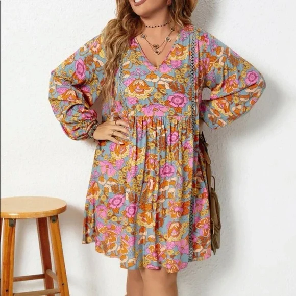 Boho Plus Size Floral Print Lace Trim Long Sleeve Dress - Picture 4 of 10